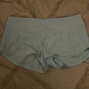 ululemon speed up short 2.5” inseam size 8, light blue, EUC